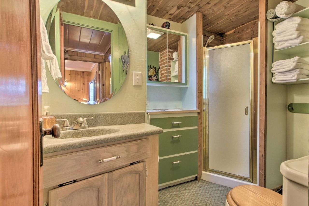 Cozy Home With Hot Tub Half Mi To Salmon River! Eksteriør billede